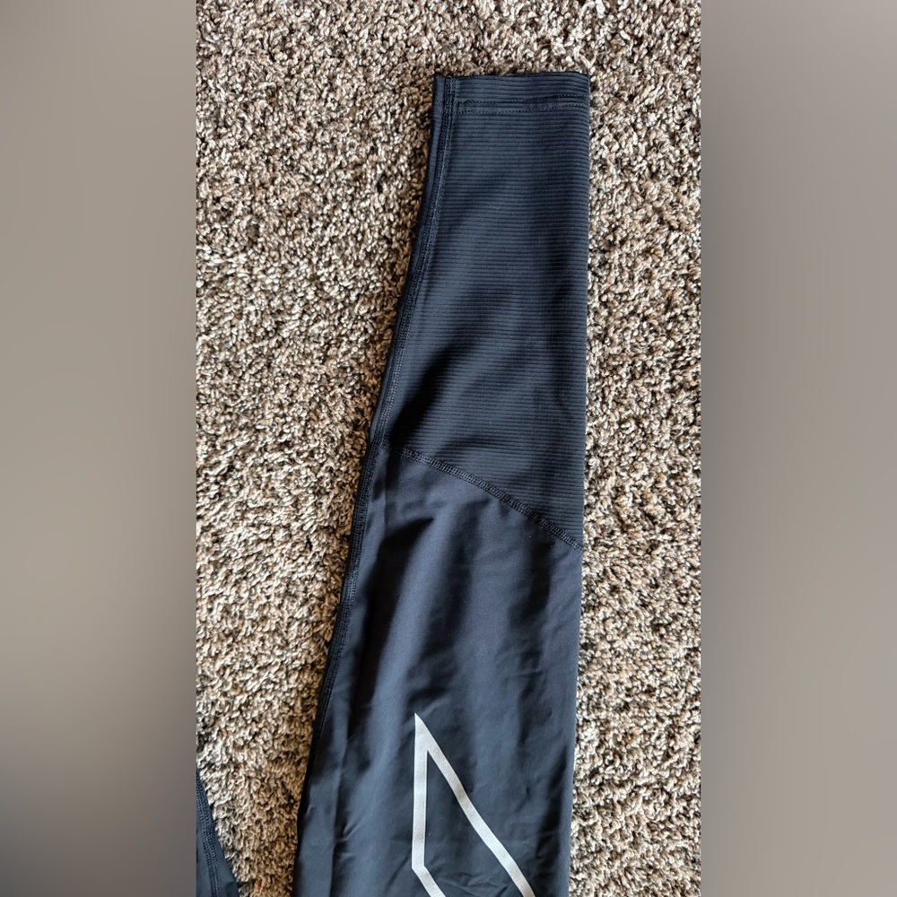 2XU Ignition Shield Black Compression Tights- siz… - image 6